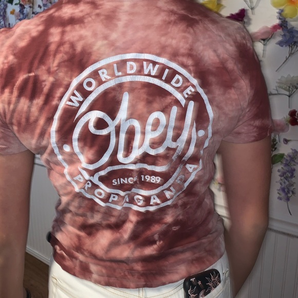Obey T-shirt - Picture 2 of 2